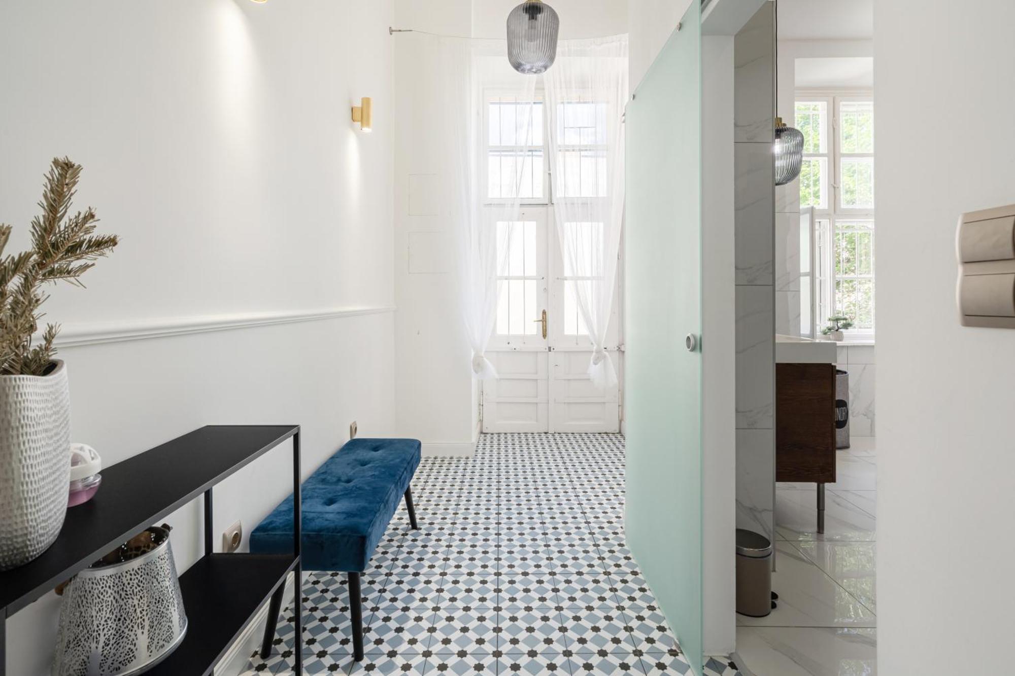 Apartment Styled Close To The River Danube.