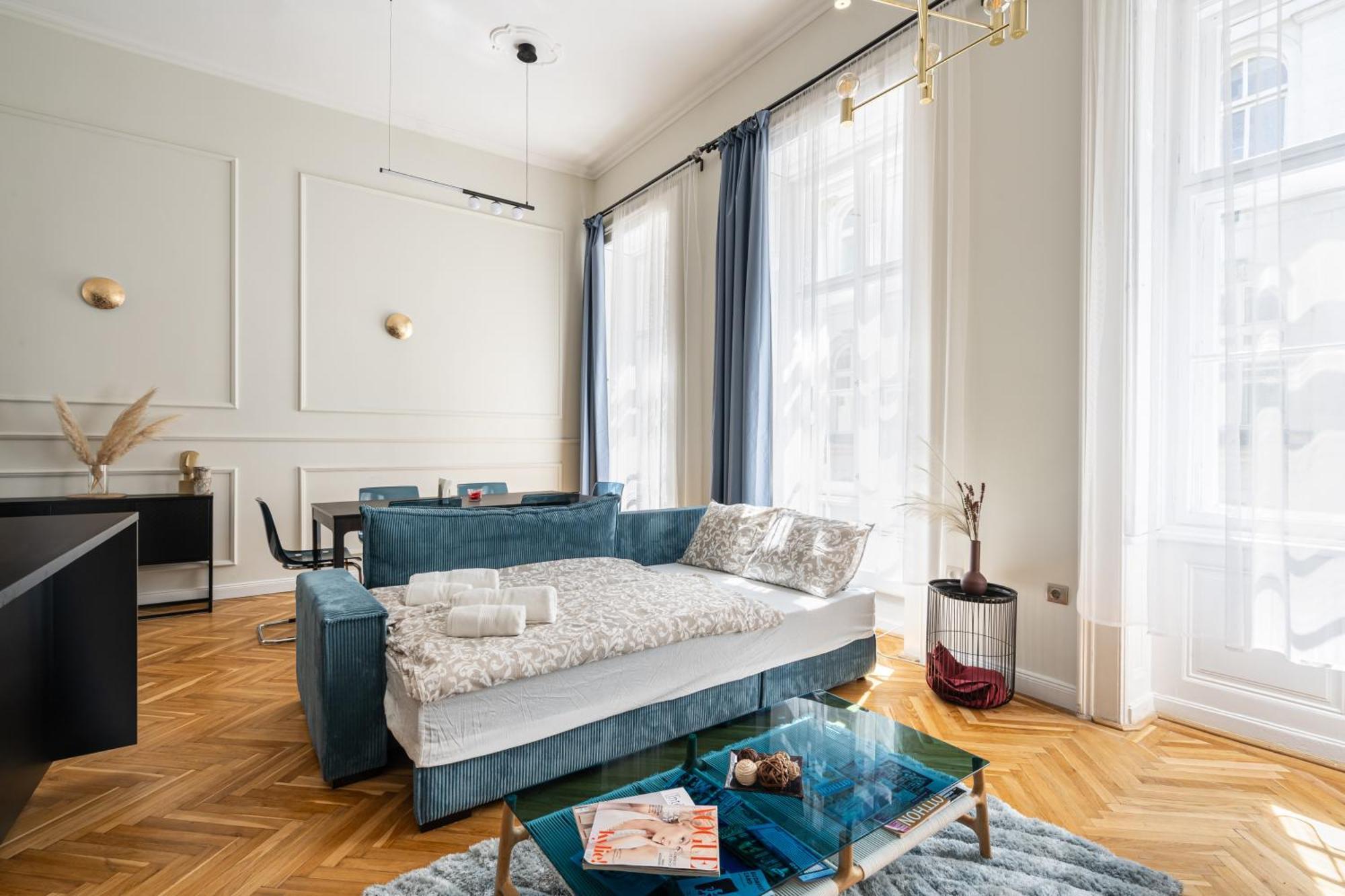 Apartment Styled Close To The River Danube. Budapest