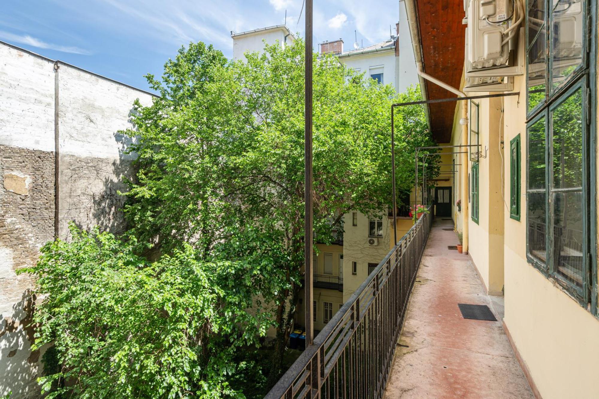 Apartment Styled Close To The River Danube. *